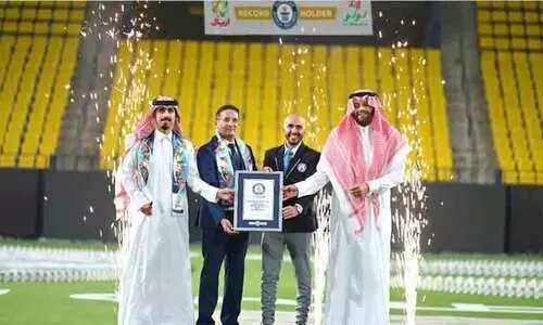 Guinness record for 93 giant title prepared by Lulu Aerial packets Guinness record for 93 giant title prepared by Lulu Aerial packets