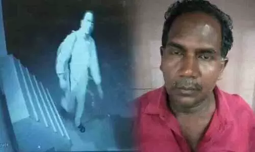 സി.സി.ടി.വി കാമറകൾ മോഷ്ടിച്ചയാളെ സി.സി.ടി.വി തന്നെ കുടുക്കി; പ്രതിയെ പൊലീസ് അറസ്റ്റ് ചെയ്തു സി.സി.ടി.വി കാമറകൾ മോഷ്ടിച്ചയാളെ സി.സി.ടി.വി തന്നെ കുടുക്കി; പ്രതിയെ പൊലീസ് അറസ്റ്റ് ചെയ്തു