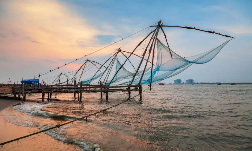 ടൂറിസം വകുപ്പിന്‍റെ വാഗ്ദാനം പാഴായി ചീനവല പുനർനിർമിച്ച മത്സ്യത്തൊഴിലാളി കടക്കെണിയിൽ