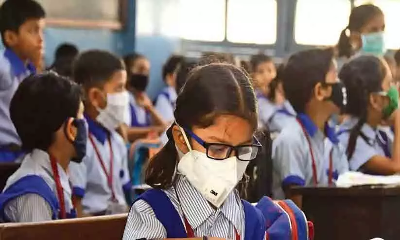 നിപ ഭീതിയൊഴിഞ്ഞു; കോഴിക്കോട്ടെ വിദ്യാഭ്യാസ സ്ഥാപനങ്ങൾ തിങ്കളാഴ്ച തുറക്കും; മാസ്കും സാനിറ്റൈസറും നിർബന്ധം നിപ ഭീതിയൊഴിഞ്ഞു; കോഴിക്കോട്ടെ വിദ്യാഭ്യാസ സ്ഥാപനങ്ങൾ തിങ്കളാഴ്ച തുറക്കും; മാസ്കും സാനിറ്റൈസറും നിർബന്ധം