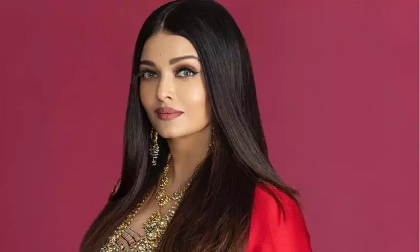 When Aishwarya Rai received legal notices for her steamy kiss with Hrithik Roshan in Dhoom 2