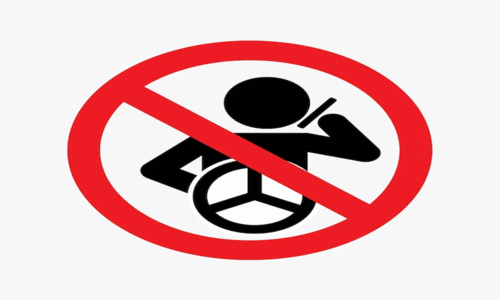 ഡ്രൈ​വി​ങ്ങി​നി​ടെ ഫോ​ണ്‍ വേ​ണ്ട; റാ​സ​ല്‍ഖൈ​മ​യി​ല്‍ പ്ര​ചാ​ര​ണം