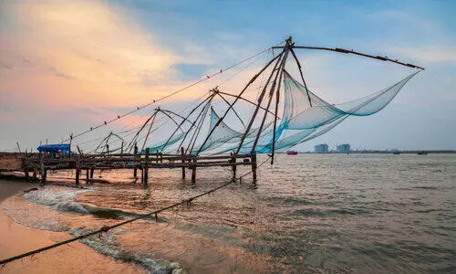ടൂറിസം വകുപ്പിന്‍റെ വാഗ്ദാനം പാഴായി ചീനവല പുനർനിർമിച്ച മത്സ്യത്തൊഴിലാളി കടക്കെണിയിൽ