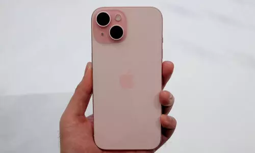 ഐഫോൺ 15 വാങ്ങിയവർക്ക് ആദ്യ ദിനം തന്നെ പണികിട്ടി; പരിഹരിക്കാൻ അപ്ഡേറ്റ് നൽകി ആപ്പിൾ