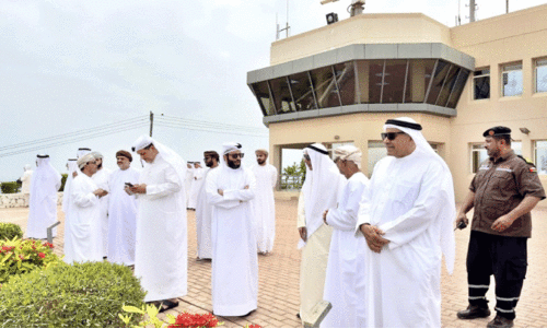 ജി.​സി.​സി ഉ​പ​ദേ​ശ​ക അ​തോ​റി​റ്റി അം​ഗ​ങ്ങ​ൾ സ​ലാ​ല തു​റ​മു​ഖം സ​ന്ദ​ർ​ശി​ക്കു​ന്നു