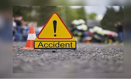 പൊ​ലീ​സി​ൽ​നി​ന്ന്    ര​ക്ഷ​പ്പെ​ടാ​ൻ    ശ്ര​മി​ച്ച ര​ണ്ടു​പേ​ർ വാ​ഹ​ന​മി​ടി​ച്ച്​ മ​രി​ച്ചു