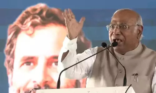 സിനിമതാരങ്ങളെ ക്ഷണിച്ചു, രാഷ്ട്രപതിക്ക് ക്ഷണമില്ല; ബി.ജെ.പിയെ വിമർശിച്ച് കോൺഗ്രസ്