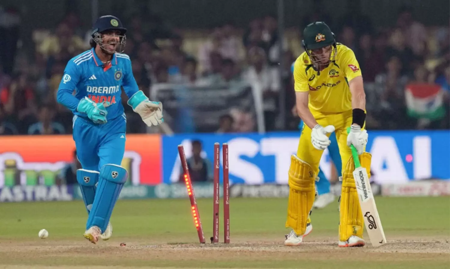 നാണംകെട്ട് ആസ്ട്രേലിയ; വമ്പൻ ജയത്തോടെ ഇന്ത്യക്ക് പരമ്പര