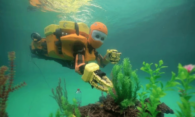 ക​ട​ൽ ശു​ചീ​ക​ര​ണ​ത്തി​ന്​ ഉ​പ​യോ​ഗി​ക്കാ​വു​ന്ന റോ​ബോ​ട്ട്​ വെ​ള്ള​ത്തി​ന​ടി​യി​ൽ പ​രീ​ക്ഷ​ണ​ഘ​ട്ട​ത്തി​ൽ