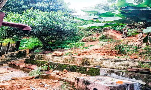 മഴയില്‍ മണ്ണിടിഞ്ഞു; അഞ്ചു വീടുകള്‍ അപകടാവസ്ഥയില്‍