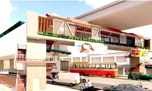 നടപ്പാലം കടലാസിലൊതുങ്ങി;  കമ്പനിപ്പടിയിലെ തിരക്കിൽ കുരുങ്ങി കാൽനടക്കാർ