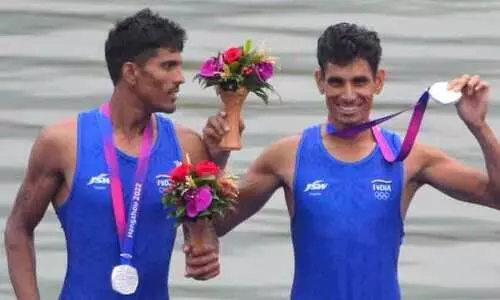 ഏഷ്യൻ ഗെയിംസിൽ വെള്ളിത്തിളക്കത്തോടെ ഇന്ത്യ തുടങ്ങി; ഷൂട്ടിങ്ങിലും തുഴച്ചിലിലും മെഡൽ