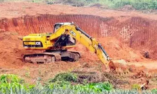 മണ്ണ് മാഫിയ ഭീഷണി വേളമുരുപ്പ്​ സംരക്ഷണത്തിന്​ ; ഇന്ന്​ മനുഷ്യച്ചങ്ങല