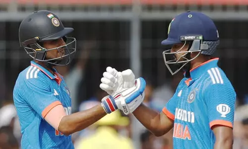 ഗില്ലിനും ശ്രേയസിനും സെഞ്ച്വറി; ഇന്ത്യ മികച്ച സ്കോറിലേക്ക്