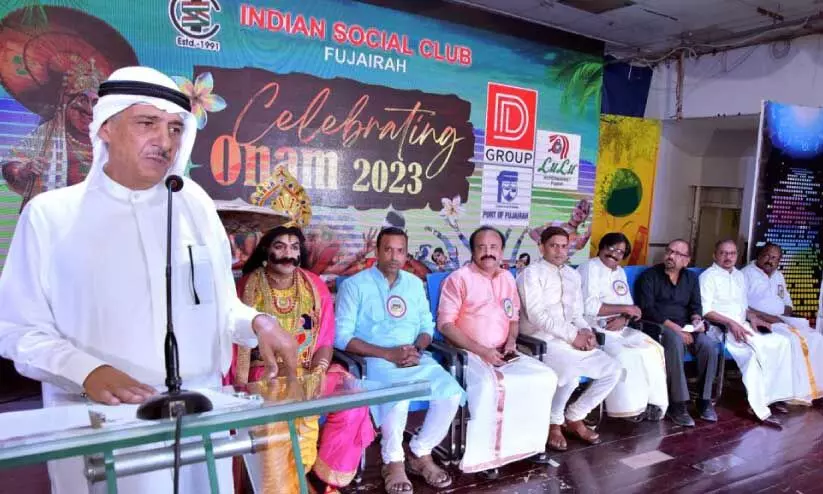 ഇ​ന്ത്യ​ൻ സോ​ഷ്യ​ൽ ക്ല​ബ് മു​ഖ്യ ര​ക്ഷാ​ധി​കാ​രി അ​ബ്ദു​ൽ ഗ​ഫൂ​ർ ബ​ഹ്രൂ​സി​യാ​ൻ പ​രി​പാ​ടി ഉ​ദ്ഘാ​ട​നം ചെ​യ്യു​ന്നു