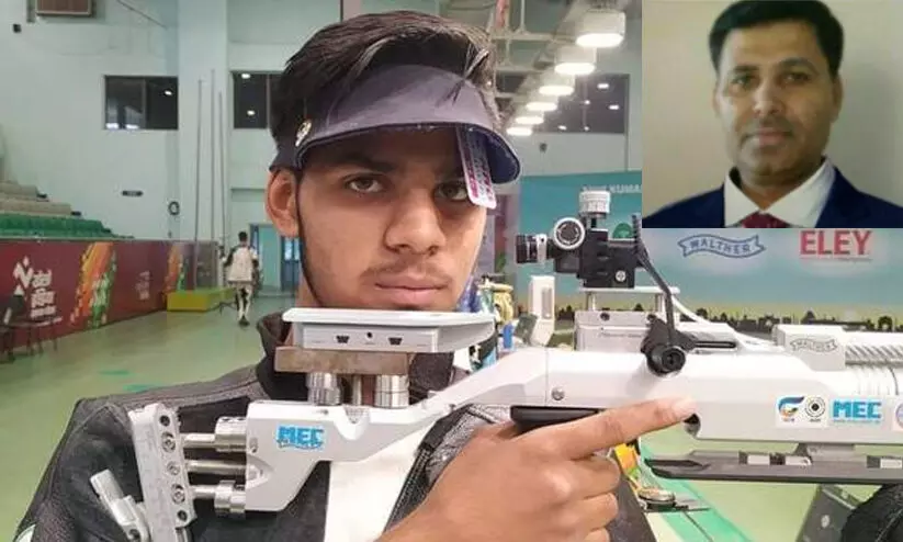 ‘പബ്ജി’യിൽ മുഴുകിയ മകനെ ഷൂട്ടിങ് റേഞ്ചിലെത്തിച്ചു; ദിവ്യാൻഷിനെ സ്വർണത്തിലേക്കുയർത്തിയത് പിതാവിന്റെ കരുതൽ