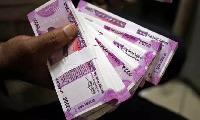 2000 രൂപ നോട്ട് മാറ്റിയെടുക്കാനുള്ള തീയതി നീട്ടി; പുതുക്കിയ തീയതിയറിയാം 2000 രൂപ നോട്ട് മാറ്റിയെടുക്കാനുള്ള തീയതി നീട്ടി; പുതുക്കിയ തീയതിയറിയാം