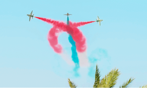 മാ​ന​ത്ത്​ വ​ർ​ണ​രാ​ജി തീ​ർ​ത്ത്​ വെ​ടി​ക്കെ​ട്ട്