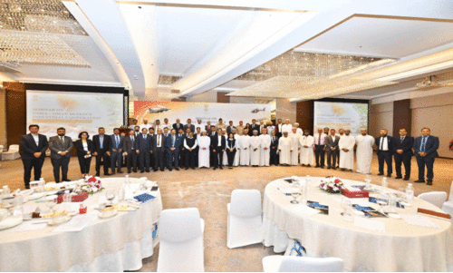 മ​സ്ക​ത്തി​ൽ ന​ട​ന്ന ഇ​ന്ത്യ-​ഒ​മാ​ൻ ഡി​ഫ​ൻ​സ് ഇ​ൻ​ഡ​സ്ട്രി​യ​ൽ സെ​മി​നാ​റി​ൽ പ​​ങ്കെ​ടു​ത്ത​വ​ർ