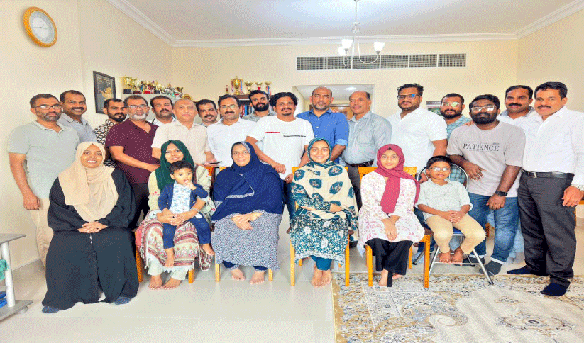 ശ​ബാ​ബ്‌ സെ​ന്‍റ​ർ താ​നാ​ളൂ​ർ യു.​എ.​ഇ ചാ​പ്റ്റ​ർ പ്ര​വ​ർ​ത്ത​ക​സം​ഗ​മ​ത്തി​ൽ പ​​ങ്കെ​ടു​ത്ത​വ​ർ