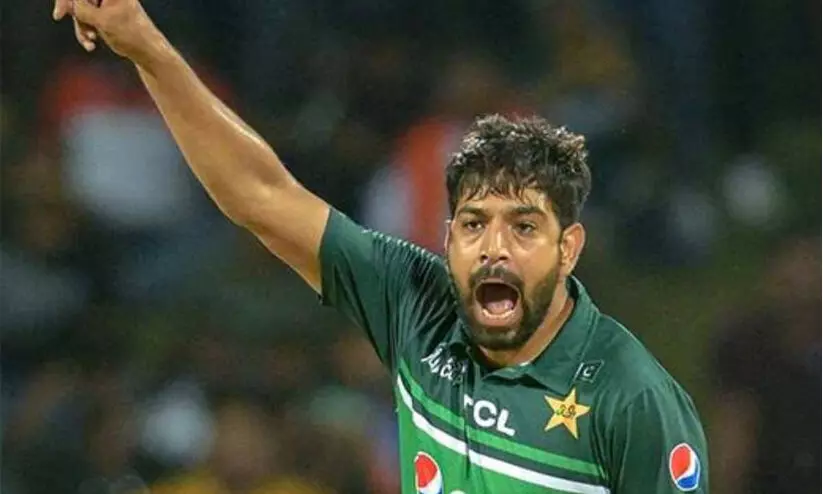 ‘ഇത് ക്രിക്കറ്റാണ് യുദ്ധമല്ല, ഞാനെന്തിനാണ് ഇന്ത്യക്കാരുമായി പോരടിക്കുന്നത്’; മാധ്യമപ്രവർത്തകന് പാകിസ്താൻ താരത്തിന്റെ വായടപ്പൻ മറുപടി ‘ഇത് ക്രിക്കറ്റാണ് യുദ്ധമല്ല, ഞാനെന്തിനാണ് ഇന്ത്യക്കാരുമായി പോരടിക്കുന്നത്’; മാധ്യമപ്രവർത്തകന് പാകിസ്താൻ താരത്തിന്റെ വായടപ്പൻ മറുപടി