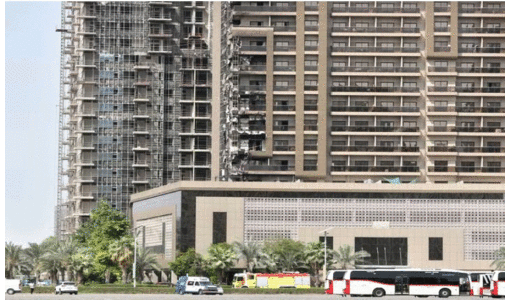 തീപിടിത്തമുണ്ടായ ദുബൈ സ്പോർട്സ് സിറ്റിയിലെ താമസകെട്ടിടം തീപിടിത്തമുണ്ടായ ദുബൈ സ്പോർട്സ് സിറ്റിയിലെ താമസകെട്ടിടം