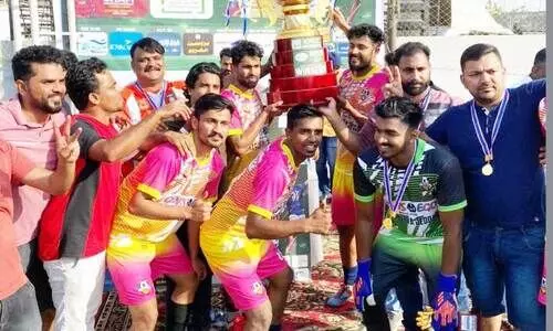 ഹം​ദാ​നി​യ കെ.​എം.​സി.​സി ക​മ്മി​റ്റി ഫു​ട്ബാ​ൾ മ​ത്സ​രം