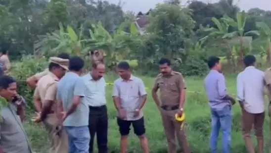 പാലക്കാട് കുഴിച്ചിട്ട നിലയിൽ കണ്ടെത്തിയ മൃതദേഹങ്ങൾ ഇന്ന് പുറത്തെടുക്കും; സ്ഥലമുടമ കസ്റ്റഡിയിൽ