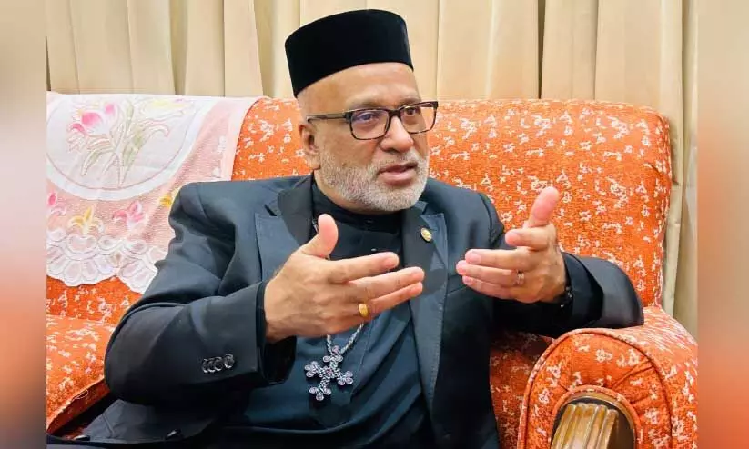 പള്ളിപ്പാട് നിന്ന് വൈറ്റ് ഹൗസിലെ ഉന്നതപദവി വരെ; അത്ഭുതപ്പെടുത്തും ഈ മലയാളി വൈദികന്റെ കഥ പള്ളിപ്പാട് നിന്ന് വൈറ്റ് ഹൗസിലെ ഉന്നതപദവി വരെ; അത്ഭുതപ്പെടുത്തും ഈ മലയാളി വൈദികന്റെ കഥ