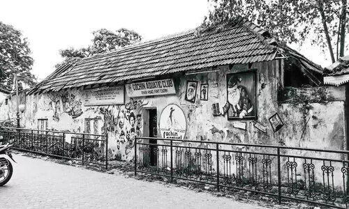 മറയുന്ന പൈതൃകക്കാഴ്ചകൾ