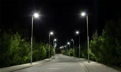 നഗരത്തിൽ രണ്ടുദിവസത്തിനകം തെരുവുവിളക്കുകൾ തെളിയും നഗരത്തിൽ രണ്ടുദിവസത്തിനകം തെരുവുവിളക്കുകൾ തെളിയും