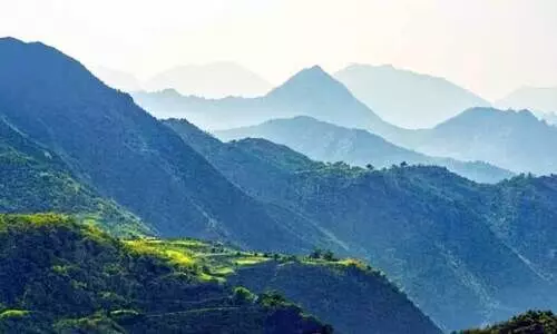 കൊ​ടു​മു​ടി​യി​ൽ വി​നോ​ദ​സ​ഞ്ചാ​രം