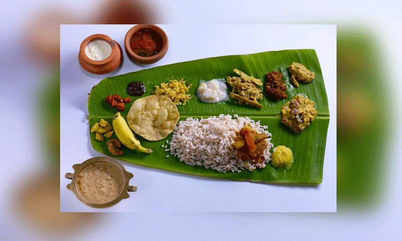 ആഘോഷ വേളയില്‍ വേദിയില്ലെന്ന്; ഓണസദ്യ ‘ഹോട്ടലി’ലുണ്ട് നേതാക്കള്‍