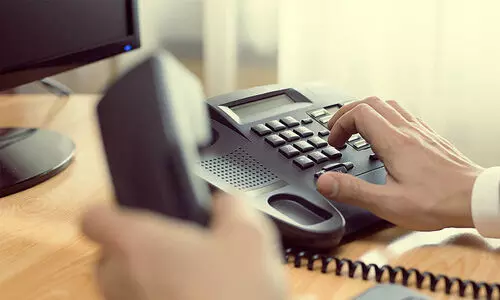 ബ​ഹ്റൈ​ൻ രാ​ജാ​വി​നെ ഫോ​ണി​ൽ വി​ളി​ച്ച് അ​മീ​ർ