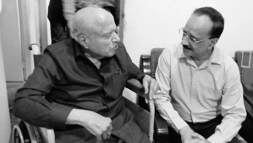 അര മണിക്കൂറിൽ വിരിഞ്ഞ അത്ഭുതവിപ്ലവം അര മണിക്കൂറിൽ വിരിഞ്ഞ അത്ഭുതവിപ്ലവം