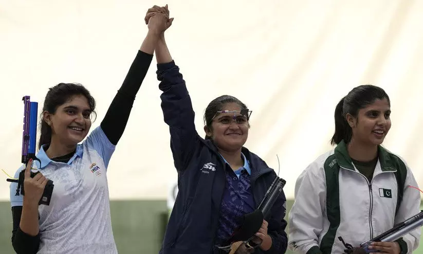 ഷൂട്ടിങ്ങിൽ മെഡലൊഴുക്ക്; 10 മീറ്റർ എയർ പിസ്റ്റളിൽ പലക് ഗുലിയക്ക് സ്വർണം, ഇഷ സിങ്ങിന് വെള്ളി ഷൂട്ടിങ്ങിൽ മെഡലൊഴുക്ക്; 10 മീറ്റർ എയർ പിസ്റ്റളിൽ പലക് ഗുലിയക്ക് സ്വർണം, ഇഷ സിങ്ങിന് വെള്ളി