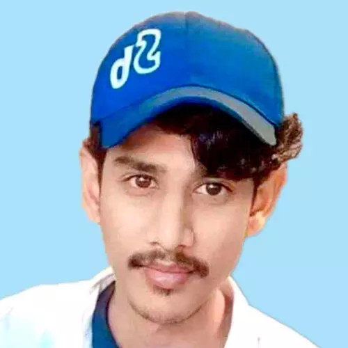 കാ​റും ബൈ​ക്കും കൂ​ട്ടി​യി​ടി​ച്ച് യു​വാ​വ് മ​രി​ച്ചു