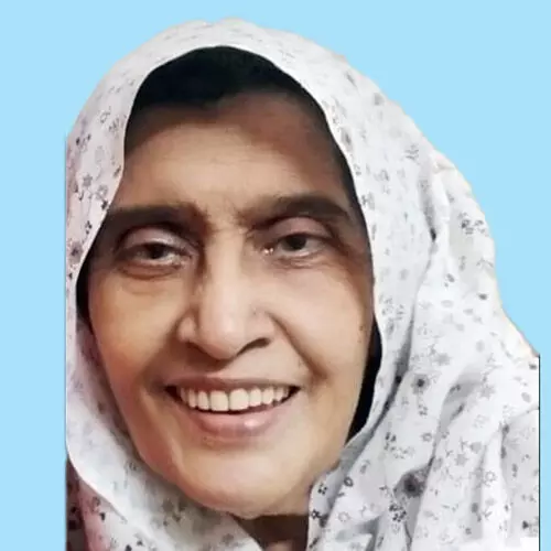 ബീ​ക്കു​ട്ടി​യു​മ്മ