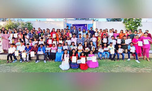 മ​ല​യാ​ളം മി​ഷ​ൻ സ​ർ​ട്ടി​ഫി​ക്ക​റ്റ് വി​ത​ര​ണം