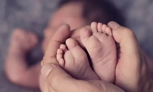 ന്യൂ​മോ​ണി​യ ബാ​ധി​ച്ച പി​ഞ്ചു​കു​ഞ്ഞി​ന് നെ​ടു​ങ്ക​ണ്ടം ആ​ശു​പ​ത്രി​യി​ല്‍ പ​രി​ച​ര​ണം ല​ഭി​ച്ചി​ല്ലെ​ന്ന്​ പ​രാ​തി