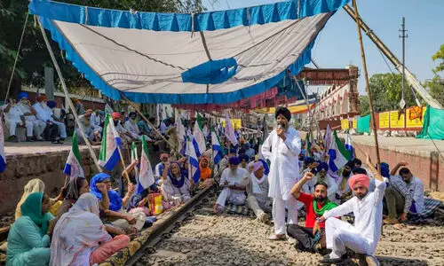 പഞ്ചാബിൽ കർഷകരുടെ റെയിൽ - റോഡ് ഉപരോധം