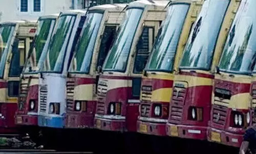 യാത്രക്കാരെ ​െവട്ടിലാക്കി​ സ്വകാര്യബസ്​ പണിമുടക്ക്​; കെ.എസ്​.ആർ.ടി.സി അധിക സർവിസ്​ നടത്തി