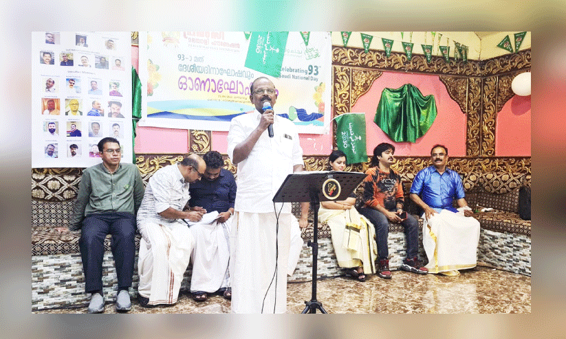 ഓണാഘോഷവും സൗദി ദേശീയദിനാഘോഷവും ഡേവിഡ് ലൂക്ക് ഉദ്ഘാടനം ചെയ്യുന്നു ഓണാഘോഷവും സൗദി ദേശീയദിനാഘോഷവും ഡേവിഡ് ലൂക്ക് ഉദ്ഘാടനം ചെയ്യുന്നു