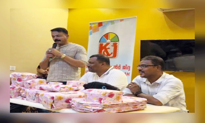 കൊണ്ടോട്ടി സെൻറർ ജിദ്ദ ഫാമിലി മീറ്റ് റഷീദ് ചുള്ളിയൻ ഉദ്ഘാടനം ചെയ്യുന്നു കൊണ്ടോട്ടി സെൻറർ ജിദ്ദ ഫാമിലി മീറ്റ് റഷീദ് ചുള്ളിയൻ ഉദ്ഘാടനം ചെയ്യുന്നു