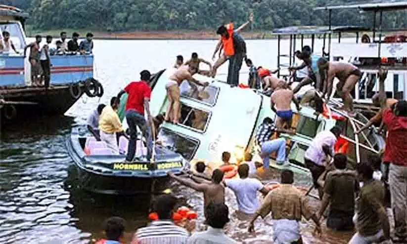thekkady boat accident