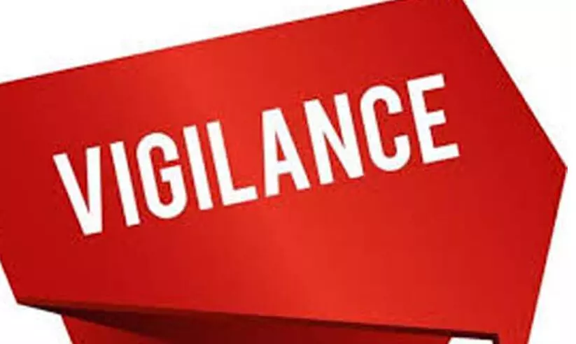 ബെവ്കോ ഔട്ട് ലെറ്റുകളിൽ വിജിലൻസിന്റെ ‘ഓപ്പറേഷൻ മൂൺലൈറ്റ്’ ബെവ്കോ ഔട്ട് ലെറ്റുകളിൽ വിജിലൻസിന്റെ ‘ഓപ്പറേഷൻ മൂൺലൈറ്റ്’