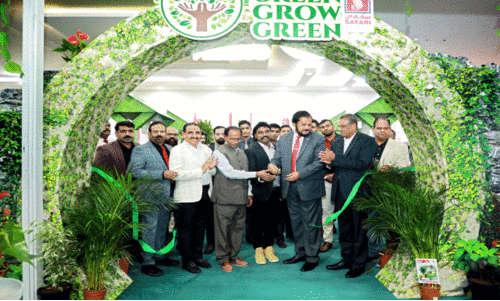 ഷാ​ർ​ജ സ​ഫാ​രി​യി​ൽ ആ​രം​ഭി​ച്ച  ‘ഗോ ​ഗ്രീ​ൻ ഗ്രോ ​ഗ്രീ​ൻ’  പ്ര​മോ​ഷ​ന്‍റെ ഉ​ദ്​​ഘാ​ട​ന ച​ട​ങ്ങ്​