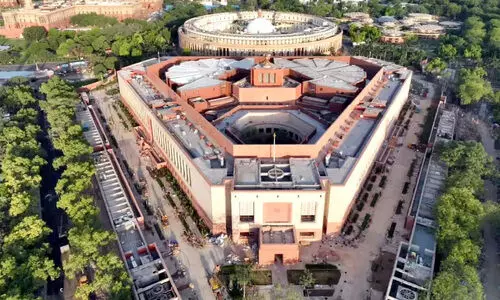 ഷേക്സ്​പിയർക്ക് തെറ്റി, പേരുമാറ്റവും പെരുമാറ്റവും   സുഗന്ധത്തെ ഇല്ലാതാക്കും