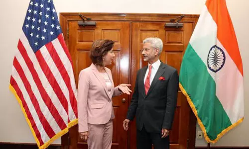 ഇന്ത്യൻ വി​ദേ​ശ​കാ​ര്യ മ​ന്ത്രി എ​സ്. ജ​യ്ശ​ങ്ക​ർ വാഷിങ്ടണിൽ അമേരിക്കൻ വാണിജ്യകാര്യ സെക്രട്ടറി ഗിന റെയ്മോണ്ടോയുമായി കൂടിക്കാഴ്ച നടത്തിയപ്പോൾ