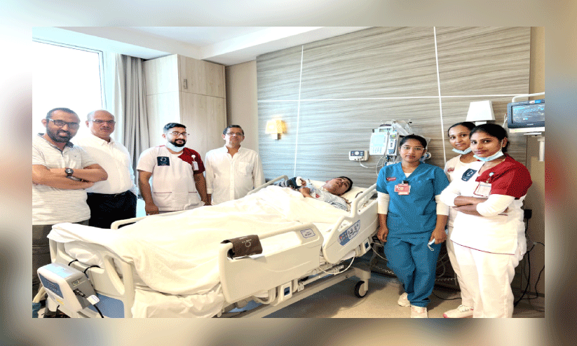 ഷിഫിനും പിതാവ് ഉമ്മറും ആശുപത്രിയിൽ ഷിഫിനും പിതാവ് ഉമ്മറും ആശുപത്രിയിൽ